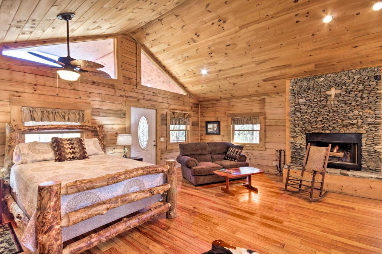 Bryson City Cabin With Wraparound Deck And Hot Tub Exterior foto