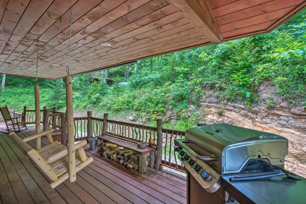 Bryson City Cabin With Wraparound Deck And Hot Tub Exterior foto