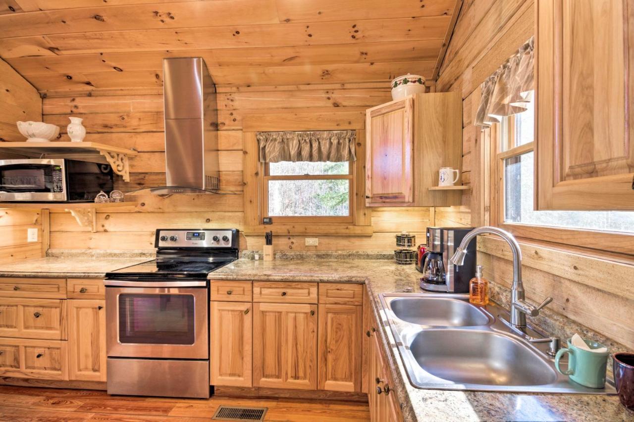 Bryson City Cabin With Wraparound Deck And Hot Tub Exterior foto